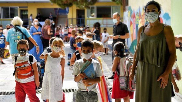 Επιστροφή Στα Θρανία Σήμερα Δημοτικών Νηπιαγωγείων