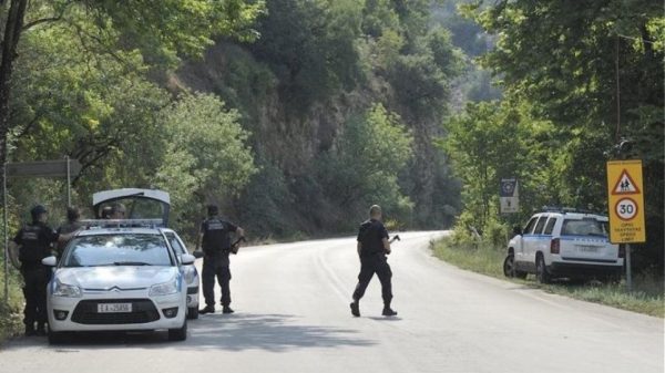 σύλληψη ημεδαπού για μεταφορά παράτυπων μεταναστών