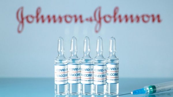 Johnson & Johnson από σήμερα χορηγείται το μονοδοσικό εμβόλιο