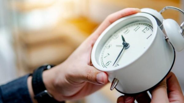 Αλλαγή ώρας 2021 - Πότε γυρίζουμε τα ρολόγια μας πίσω;