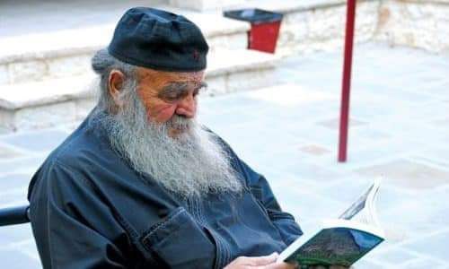 Έφυγε από τη ζωή ο Πατέρας Αθανάσιος